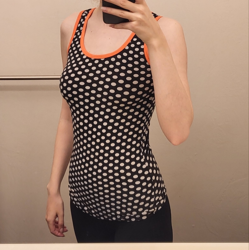 ✨️ $2 when bundled✨️Soft polka dot tank top